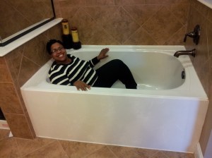 I loved this tub! I can spend hours in the tub.